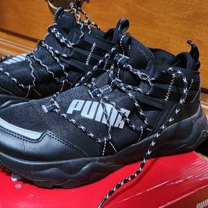 PUMA Mens Sz 8.5 Black Puma Ember Demi Trail Hiking Shoes - Men | Color: Black |